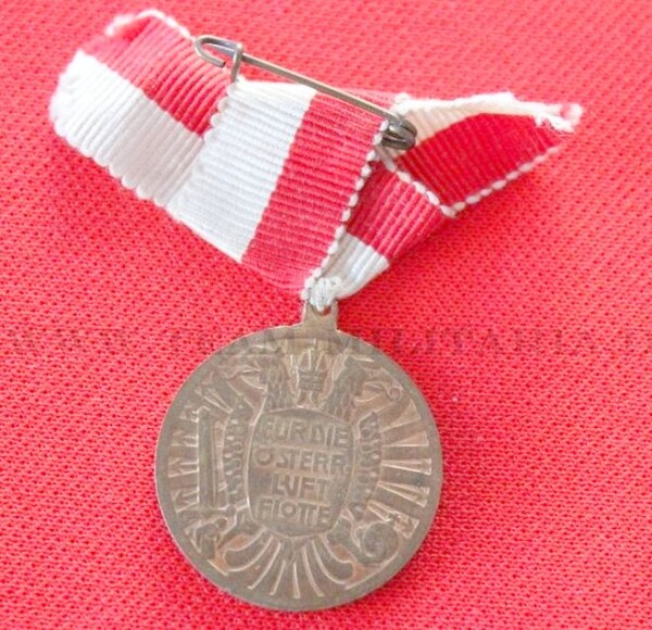 Medaille Für die österreichische Luftflotte am Band