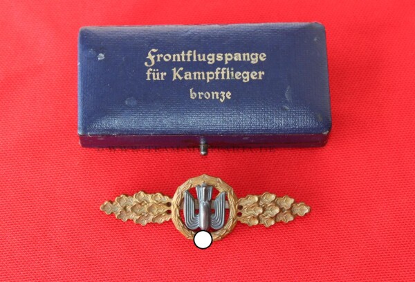 Frontflugspange für Kampfflieger in Bronze im Etui