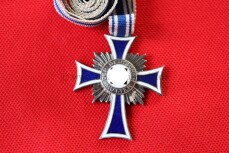 Ehrenkreuz der deutschen Mutter in Silber