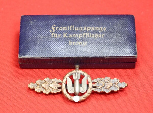 Frontflugspange für Kampfflieger in Bronze im Etui