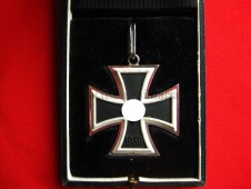 Ritterkreuz des Eisernen Kreuzes - STONE MINT CONDITION