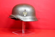 Stahlhelm der Wehrmacht M40 mit Emblem und Inlett