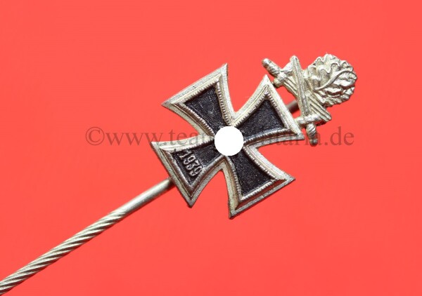Miniatur Eichenlaub mit Schwertern zum Ritterkreuz des Eisernen Kreuz 1939