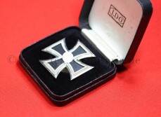 Eisernes Kreuz 1.Klasse an Schraubscheibe - MINT CONDITION