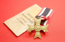 Kriegsverdienstkreuz 2.Klasse ohne Schwerter in T&uuml;te...