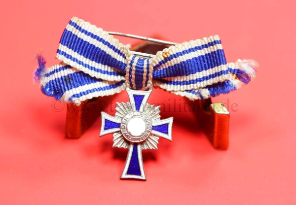 Miniatur Mutterkreuz Silber an Damenschleife