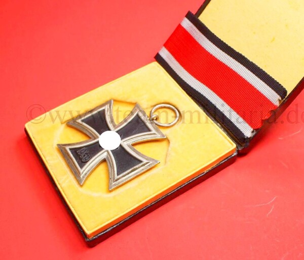 Eisernes Kreuz 2.Klasse 1939 im LDO Etui 1.Form - EXTREM SELTEN