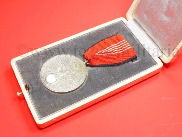 Deutsche Olympia-Medaille 1936 im Verleihungsetui