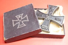 Tischdeko Eisernes Kreuz im seltenen Etui