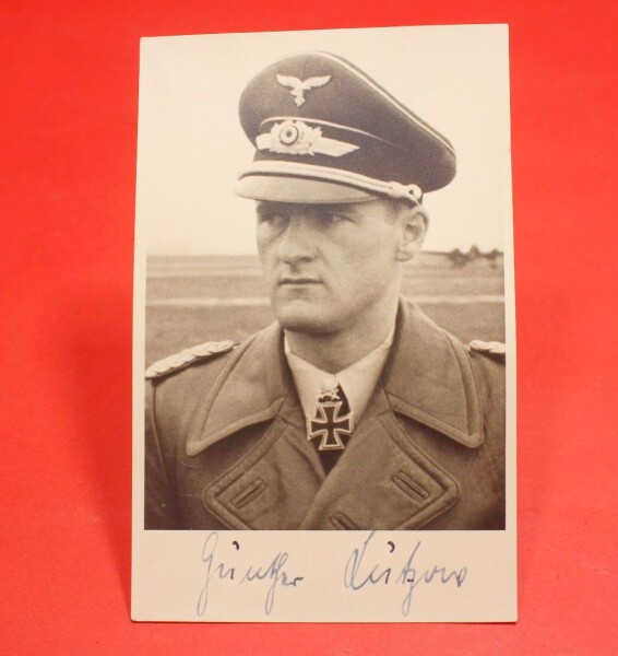 Postkarte von Schwerterträger Major Günther Lützow mit original Unterschrift