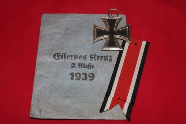Eisernes Kreuz 2.Klasse 1939 mit Tüte und Band 