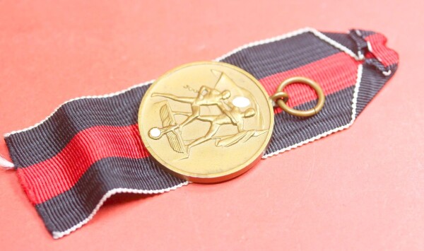 Medaille 1.Oktober Sudetenland am Band