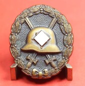 Verwundetenabzeichen in Silber 1.Form in Schwarz