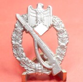 Infanteriesturmabzeichen in Silber (Hohlpr&auml;gung)