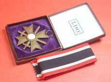 Kriegsverdienstkreuz 2.Klasse 1939 im LILA LDO Etui -...