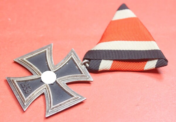 Eisernes Kreuz 2.Klasse 1939 am Dreiecksband Österreich - SELTEN !