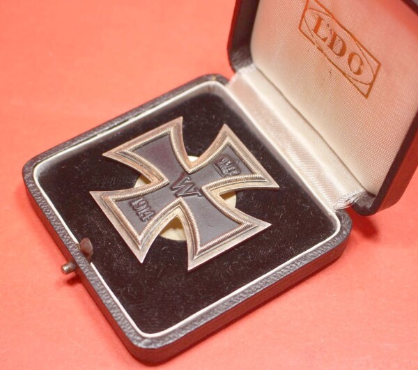 Eisernes Kreuz 1.Klasse 1914 an Schraubscheibe LDO Set - SEHR SELTEN
