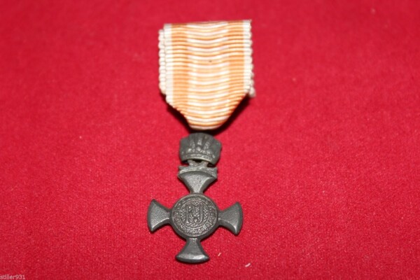 Eisernes Verdienstkreuz 1916 mit Krone am Kriegsband