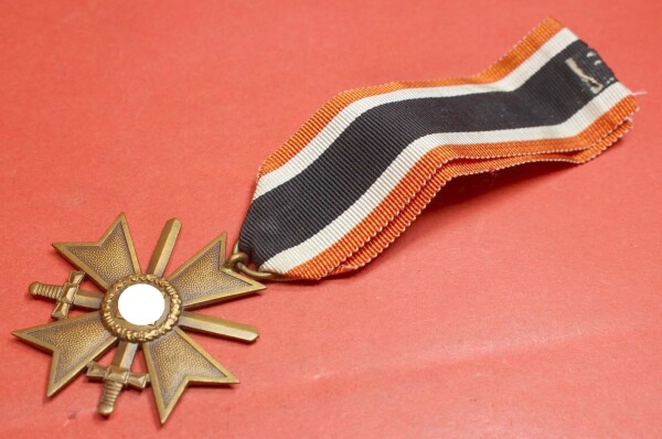 Kriegsverdienstkreuz 2.Klasse 1939 mit Schwerter am orangen Band
