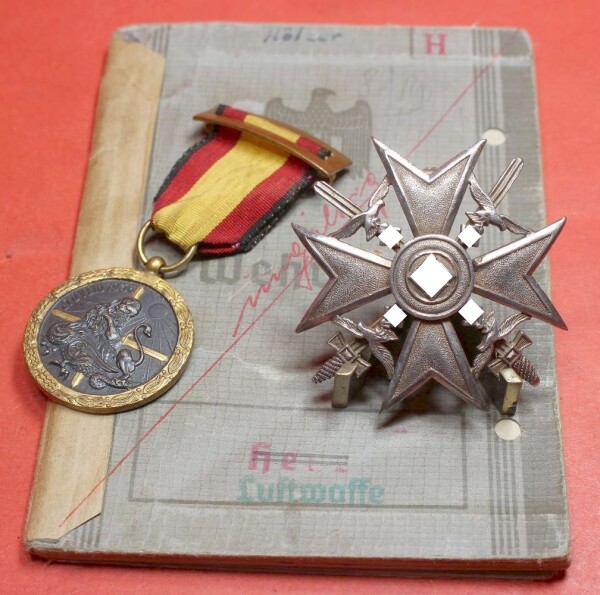 Nachlass Spanienkreuz in Silber des Fw Hölzer leichte Flak-Abt. 85