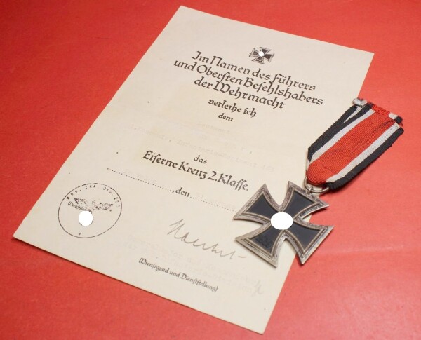 Eisernes Kreuz 2.Klasse mit Verleihungsurkunde Leutnant Heinz Mohr Infanterie-Regiment 463