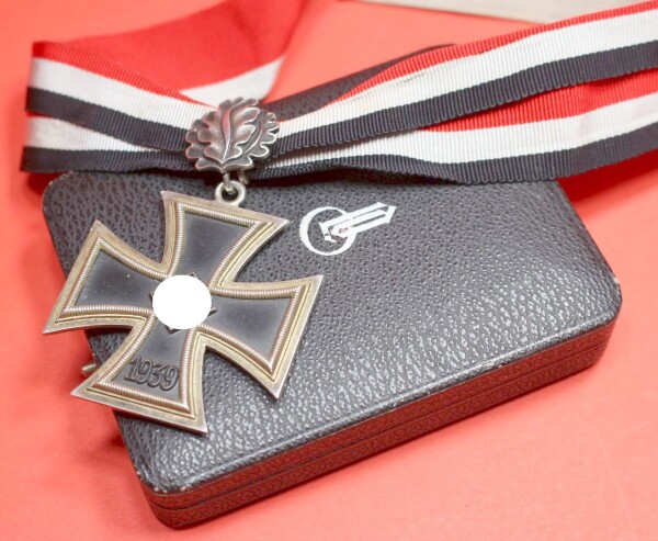 Eichenlaub mit Ritterkreuz des Eisernen Kreuzes im LDO Etui - EXTREM SELTEN