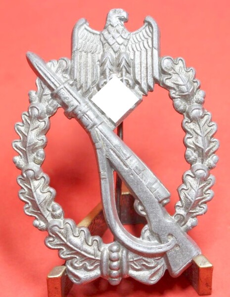 Infanteriesturmabzeichen in Silber (Hohlprägung) - Top