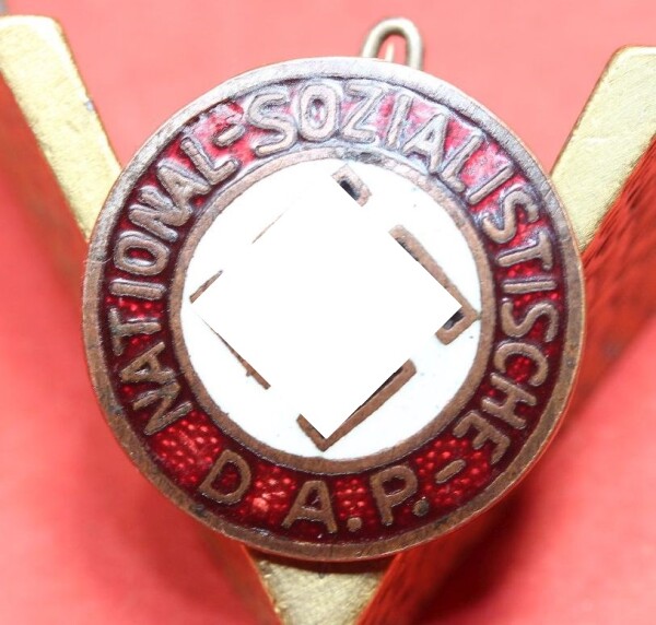 frühes NSDAP Parteiabzeichen Mitgliedsabzeichen - 18 mm Reduktion  - SELTEN