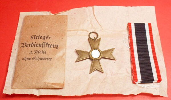 Kriegsverdienstkreuz 2.Klasse 1939 ohne Schwertern in Tüte - STONE MINT CONDITION