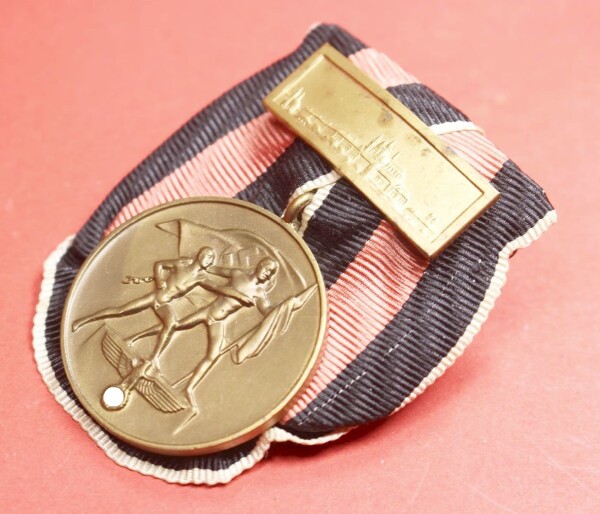 Einzelspange Medaille 1.Oktober Sudetenland  mit Prager Burg - TOP STÜCK