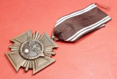 schwere Dienstauszeichnung der NSDAP in Bronze am Band