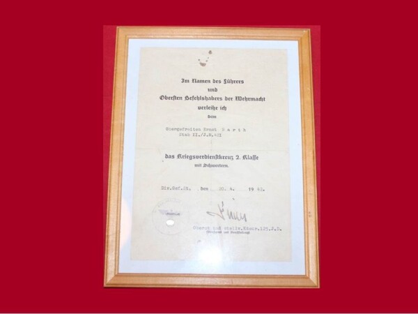 Verleihungsurkunde zum Kriegsverdienstkreuz 2.Klasse 