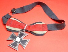 Ritterkreuz des Eisernen Kreuzes am Trageband