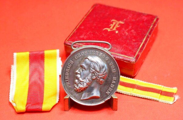 Silberne Verdienstmedaille Friedrich I. 1868  im Etui