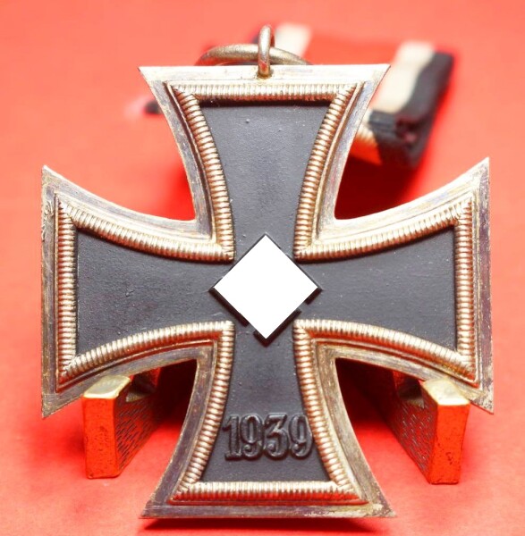 Eisernes Kreuz 2.Klasse 1939 am langen Band (Schickle unmagn.) - SELTEN
