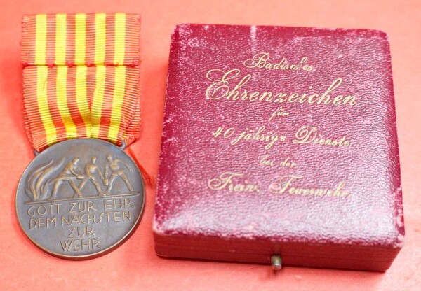 Ehrenzeichen für Mitglieder der freiwilligen Feuerwehr für 40 Jahre 1920  Freistaat Baden im Etui