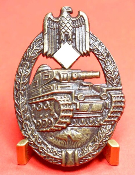 Panzerkampfabzeichen in Bronze - Mint Condition
