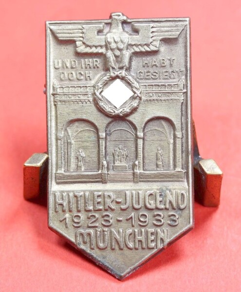 Gedenkfeierabzeichen Hitlerjugend 1923-1933 München