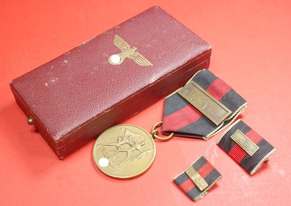 Medaille 1.Oktober Sudetenland mit Prager Burg plus Miniaturen