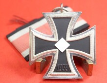 Eisernes Kreuz 2.Klasse 1939 mit Band - MINT CONDITION