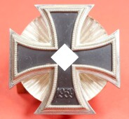 Eisernes Kreuz 1.Klasse an Sternschraube Schinkelversion...