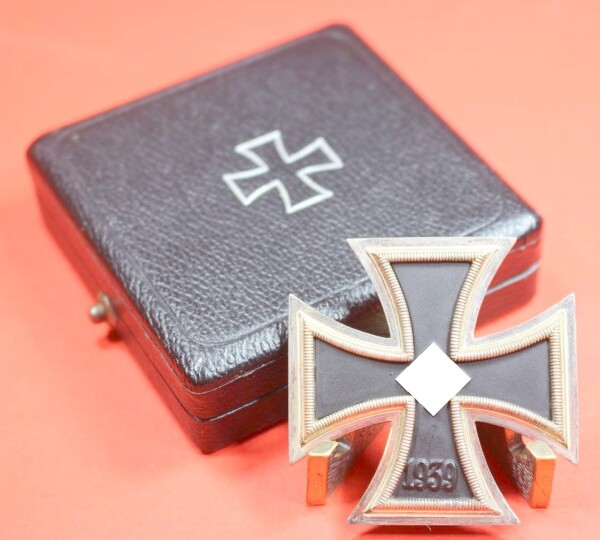 Eisernes Kreuz 1.Klasse 1939 im Etui (Doppelpunze) - TOP CONDITION