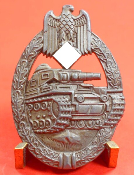 Panzerkampfabzeichen in Bronze sogennates "Dishedback" Version!