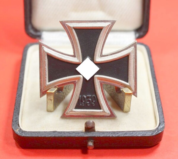 Eisernes Kreuz 1.Klasse 1939 im Etui  (L/11) - MINT CONDITION