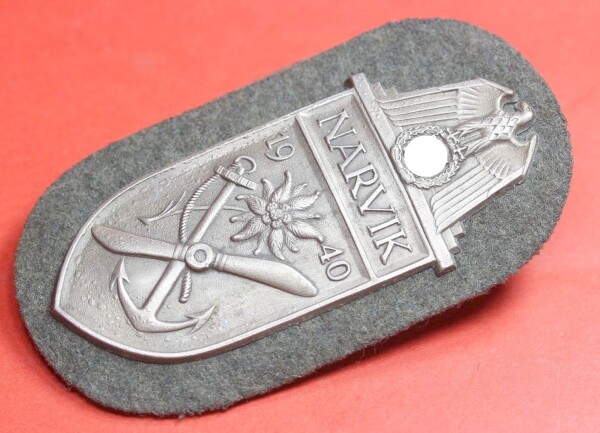 Ärmelschild Narvikschild Silber 1940 auf Heeresstoff - TOP STÜCK