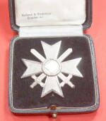 Kriegsverdienstkreuz 1.Klasse 1939 mit Schwertern im Etui...