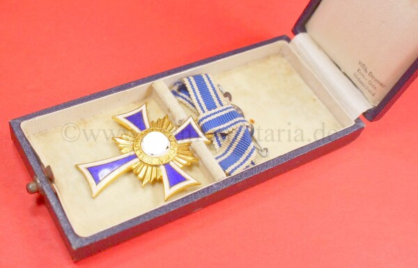 Ehrenkreuz der deutschen Mutter Gold im Etui an Damenschleife - Mutterkreuz Gold