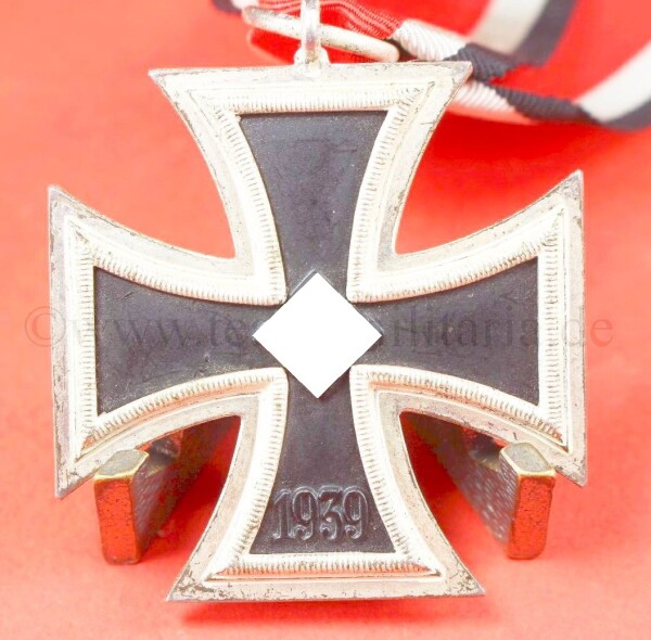 Eisernes Kreuz 2.Klasse 1939 (100) mit Band - MINT CONDITION