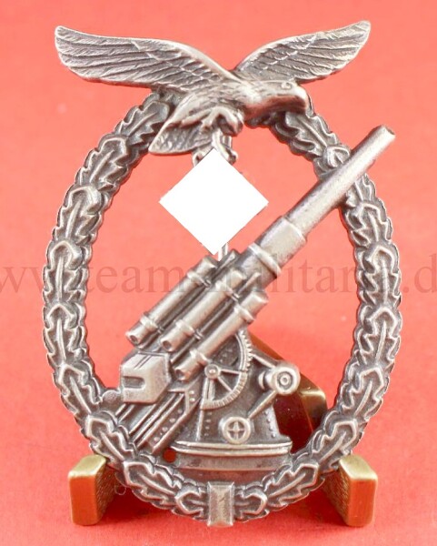 frühes Flakkampfabzeichen der Luftwaffe Brehmer (Buntmetall)