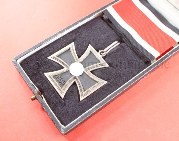 Ritterkreuz des Eisernen Kreuzes im Etui ( S& L, sog. Mirco 800, A-Type)